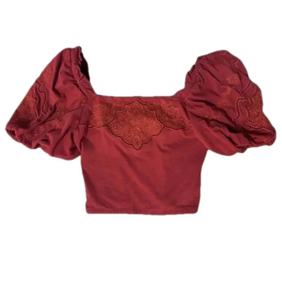 Express cinched crop with puff sleeve and lace detail - Picture 1 of 3